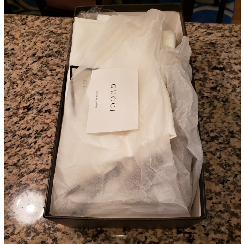 New Auth Gucci Marmont Sz 40 Slides! - Picture 11 of 11